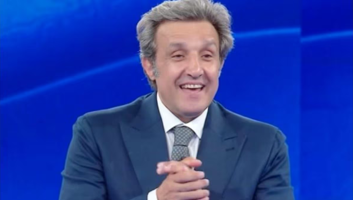 TALE E QUALE SHOW: DA LA7 A RAI1 IL RITORNO DI UN NOTO CONDUTTORE NEL CAST?