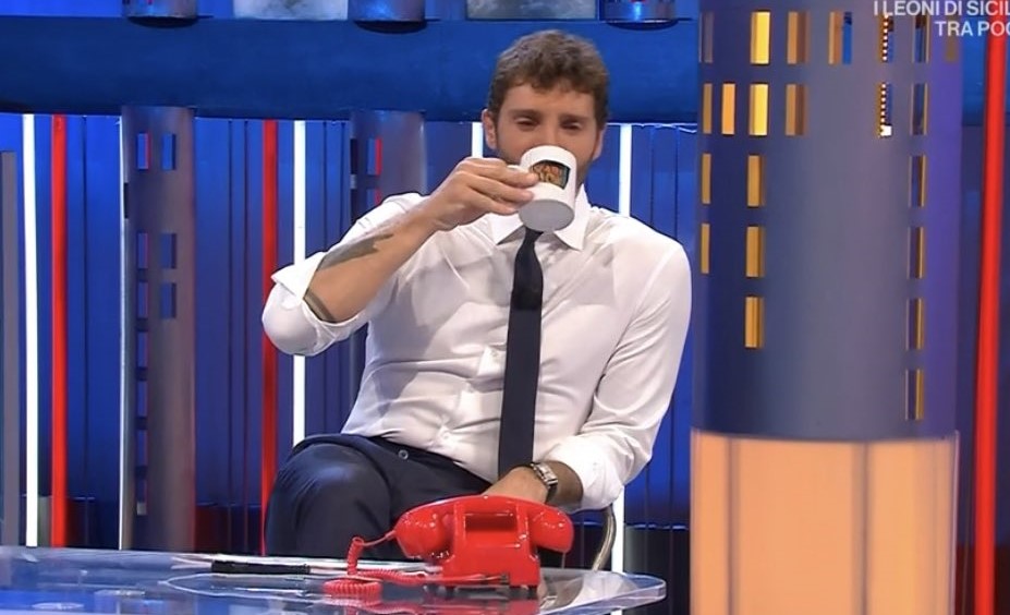 rai vs mediaset affari tuoi ludopatia solo quando straccia la concorrenza