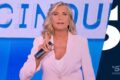 MYRTA MERLINO AL VELENO SUL PUBBLICO DI CANALE 5: "VUOLE QUELLA ROBA LÌ"