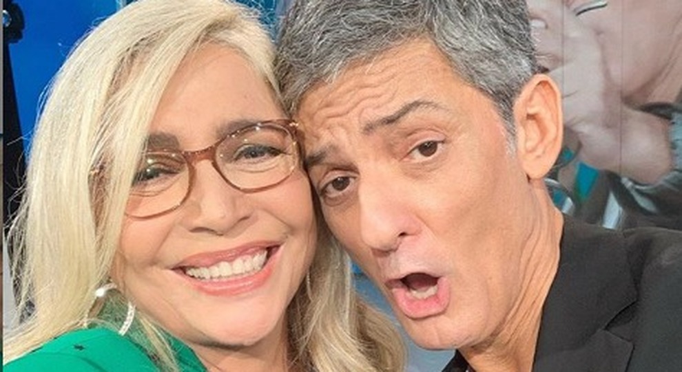 FIORELLO SI CANDIDA PER DOMENICA IN: “FAREI IL VARIETÀ DEL SABATO SERA DI POMERIGGIO” FIORELLO SI CANDIDA PER DOMENICA IN: “FAREI IL VARIETÀ DEL SABATO SERA DI POMERIGGIO”
