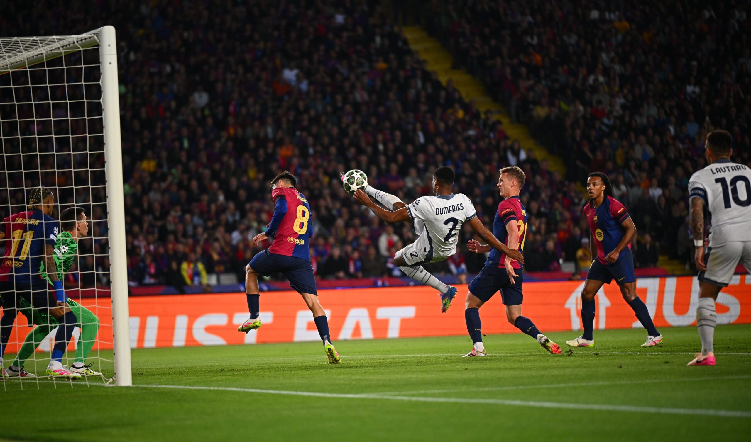 ASCOLTI TV 30 APRILE 2025: LA GOLEADA DI BARCELLONA INTER VALE 5.6 MILIONI (27,5%), TUTTO QUELLO CHE HO (13,1%), CHI L’HA VISTO (9,9%), DIRTY DANCING (9,5%) ASCOLTI TV 30 APRILE 2025: LA GOLEADA DI BARCELLONA INTER VALE 5.6 MILIONI (27,5%), TUTTO QUELLO CHE HO (13,1%), CHI L’HA VISTO (9,9%), DIRTY DANCING (9,5%)