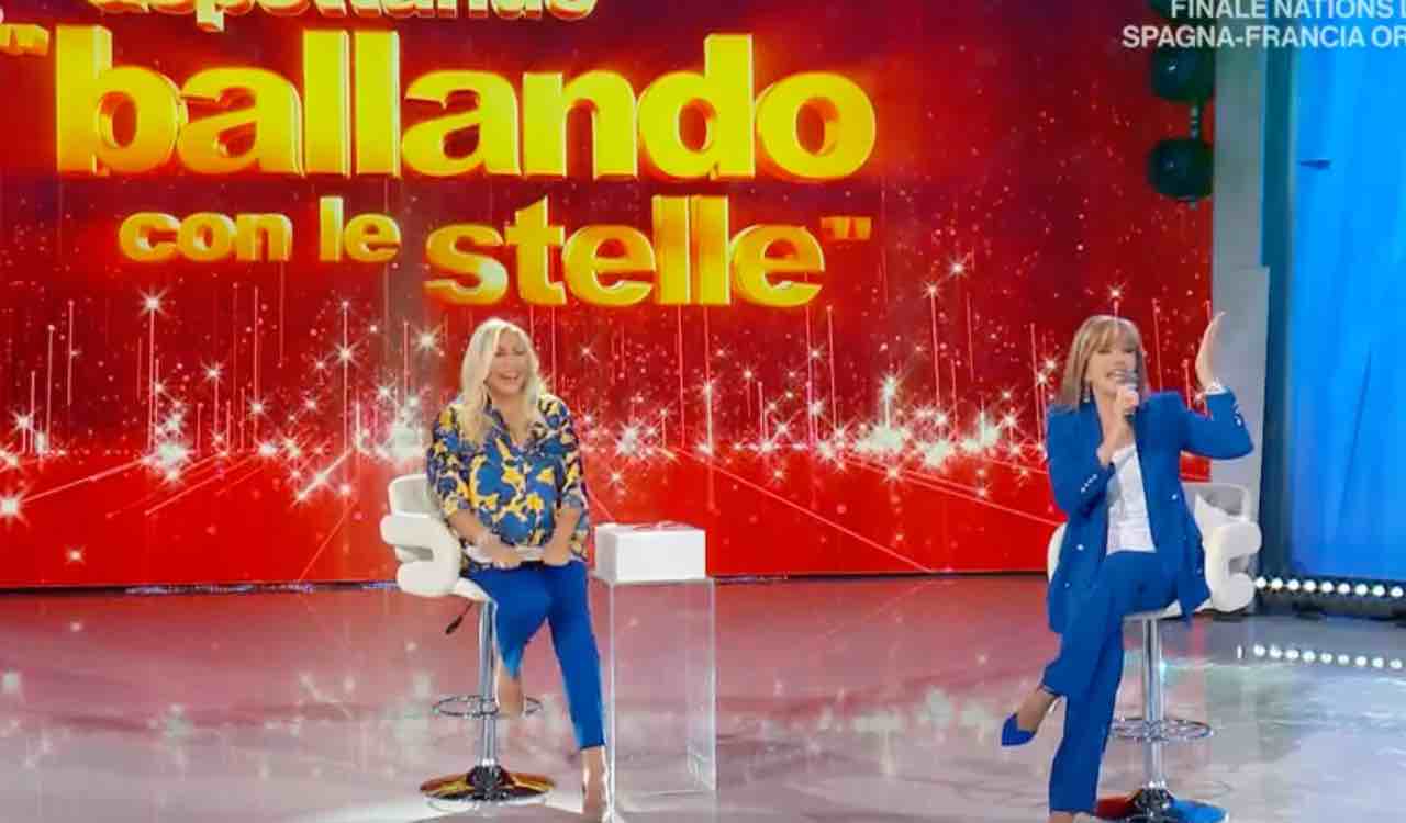 DOMENICA IN: LA FESTA PER I 20 ANNI DI BALLANDO CON LE STELLE E L’INVITO DI MILLY CARLUCCI DOMENICA IN: LA FESTA PER I 20 ANNI DI BALLANDO CON LE STELLE E L’INVITO DI MILLY CARLUCCI