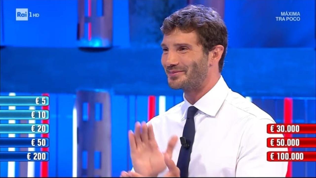 AFFARI TUOI da Bubinoblog affari tuoi in prima serata con de martino il giovane re della tv sbanca