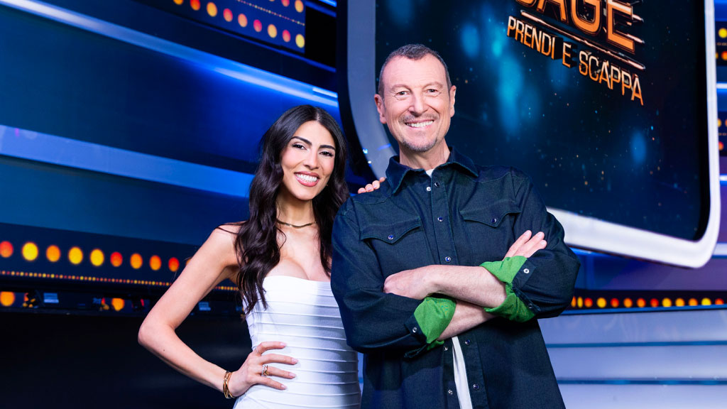 the cage prendi e scappa amadeus con giulia salemi nell access di nove