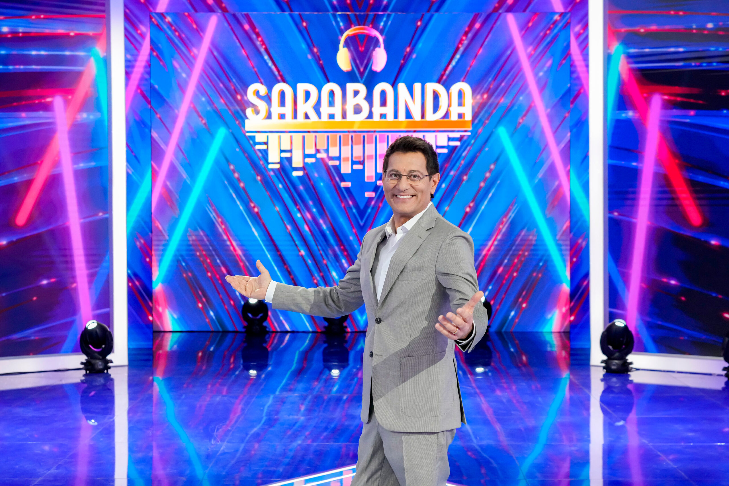 mediaset festeggia gli ascolti di sarabanda e la strategia di pier silvio berlusconi