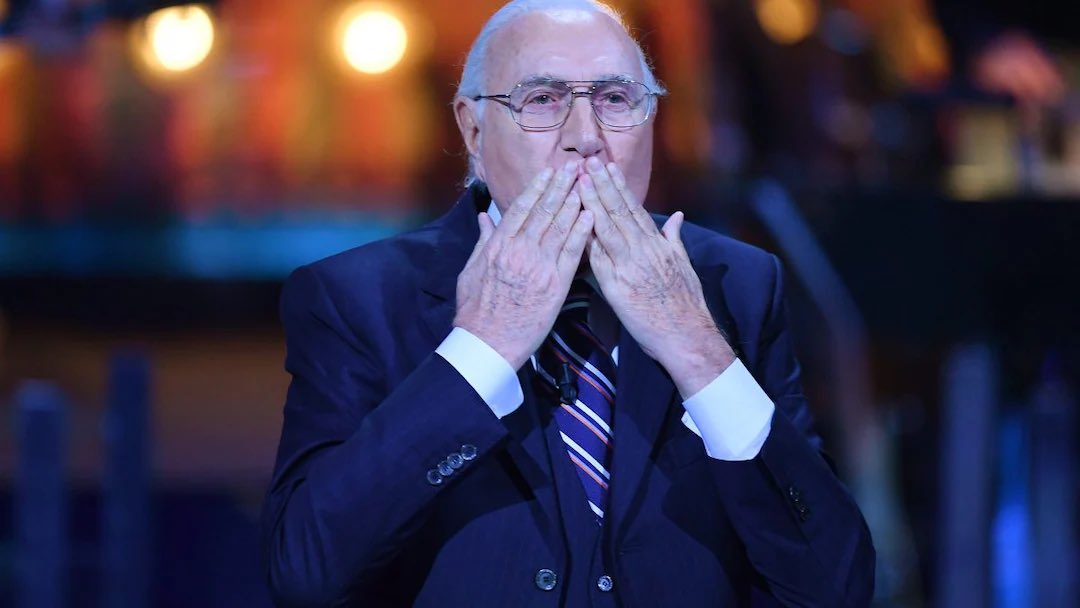 ascolti tv 16 agosto 2025 il lungo tg1 su pippo baudo 182 canale 5 manda ciao darwin 154 come niente fosse