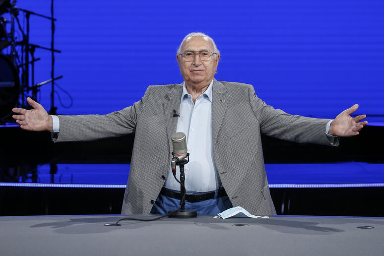 ADDIO PIPPO BAUDO. CI SALUTA UNO DEI PADRI FONDATORI DELLA TELEVISIONE ITALIANA