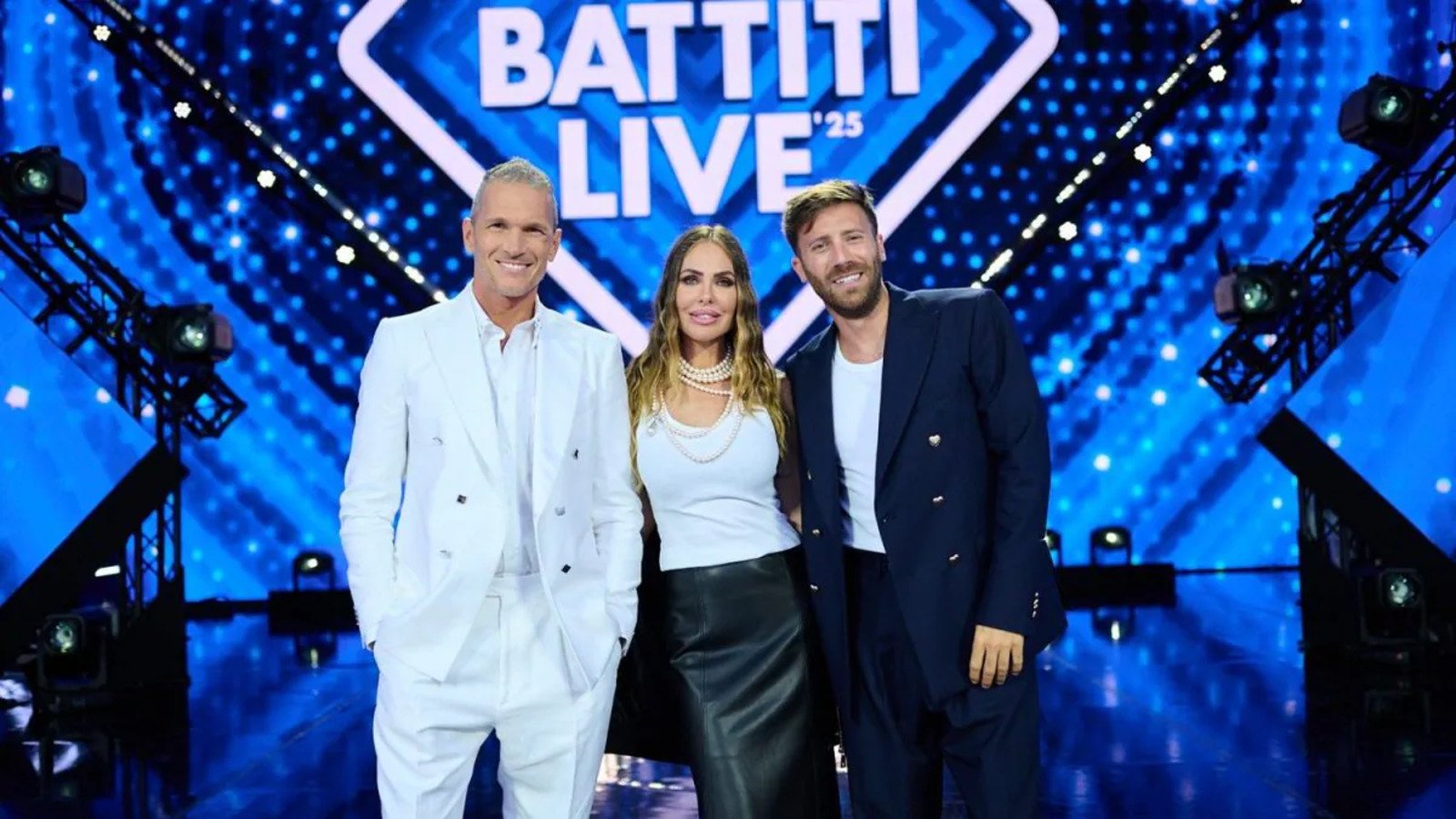 ASCOLTI TV 4 AGOSTO 2025: TUTTI A GIRARE LA RUOTA, CHIUDE BATTITI LIVE, CALIFANO, INSEGNO VS PAPI ASCOLTI TV 4 AGOSTO 2025: TUTTI A GIRARE LA RUOTA, CHIUDE BATTITI LIVE, CALIFANO, INSEGNO VS PAPI