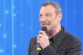 AMADEUS ROMPE IL SILENZIO SU AMICI, FLOP NOVE, DE MARTINO E RIENTRO IN RAI