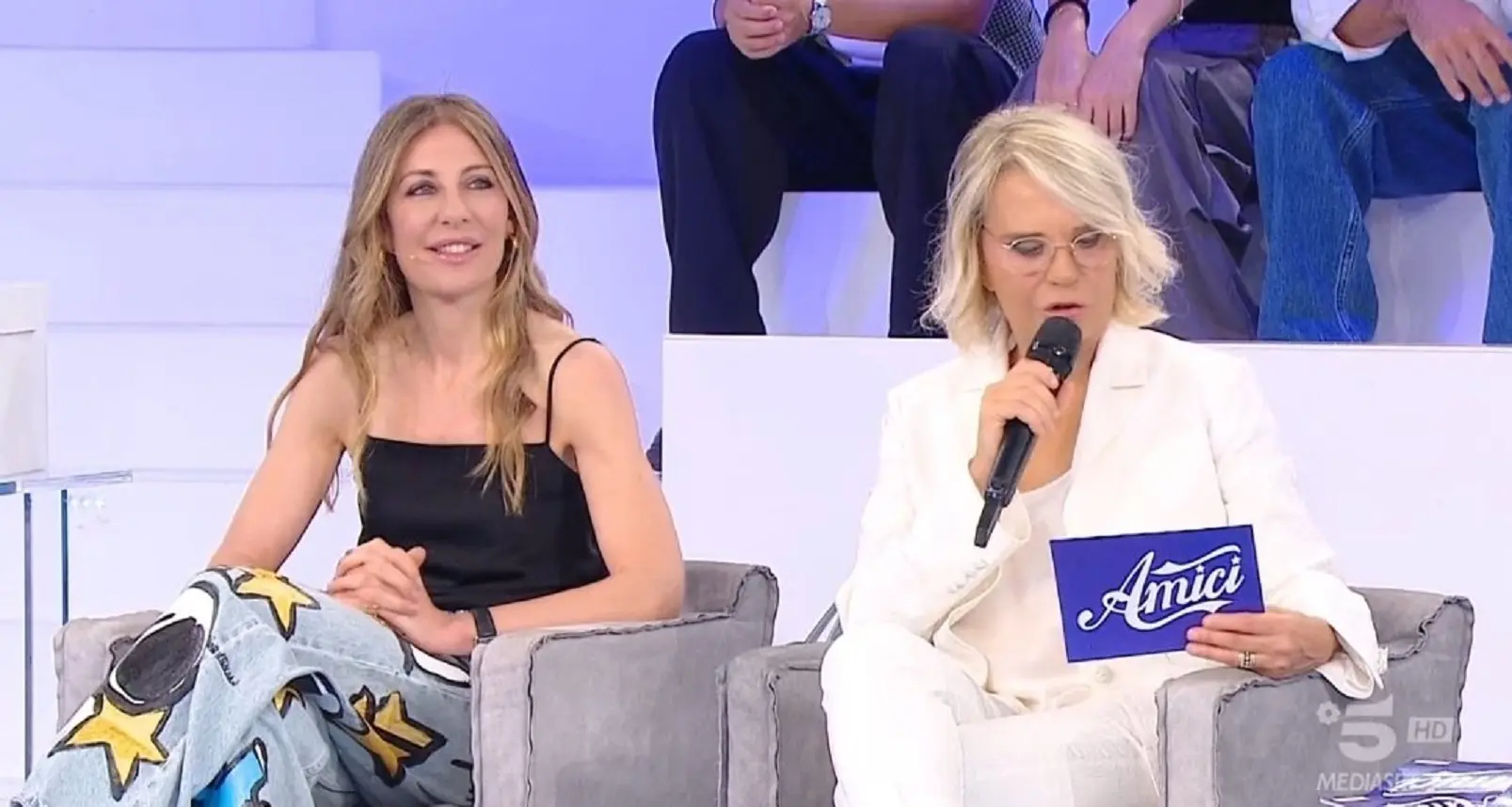 fermi tutti belve de filippi non ospite ma presenza fissa del talk di fagnani