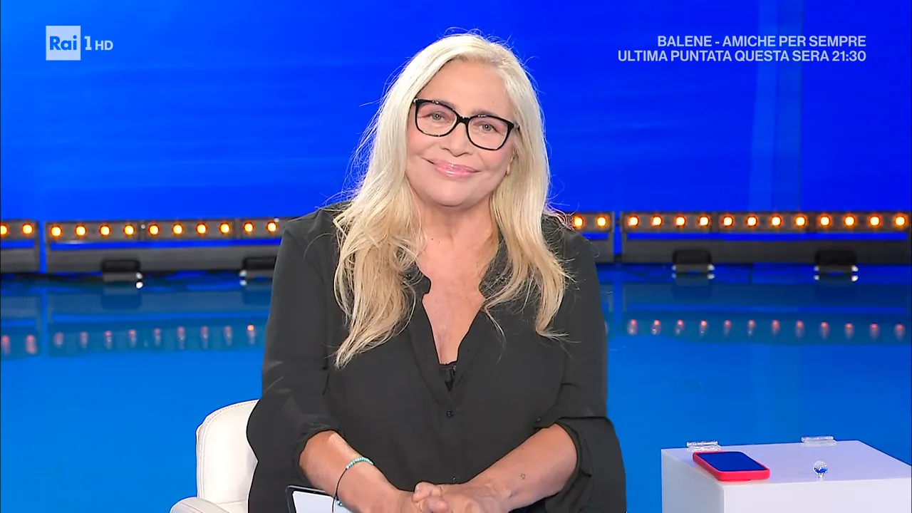 DOMENICA IN: MARA VENIER RISPONDE ALLE CRITICHE E A CHI USA PAROLE SBAGLIATE DOMENICA IN: MARA VENIER RISPONDE ALLE CRITICHE E A CHI USA PAROLE SBAGLIATE