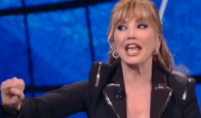 QUELLA VOLTA CHE MILLY CARLUCCI SGRIDÒ FAZIO PER AVER OSPITATO MARIA DE FILIPPI