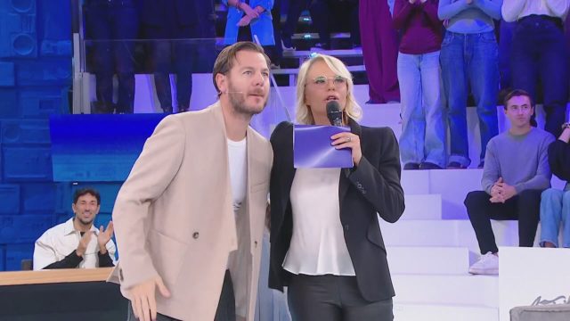 AMICI IL SERALE: CATTELAN C’È MA NON IN GIURIA E TRE SUPER OSPITI ALLA PREMIERE