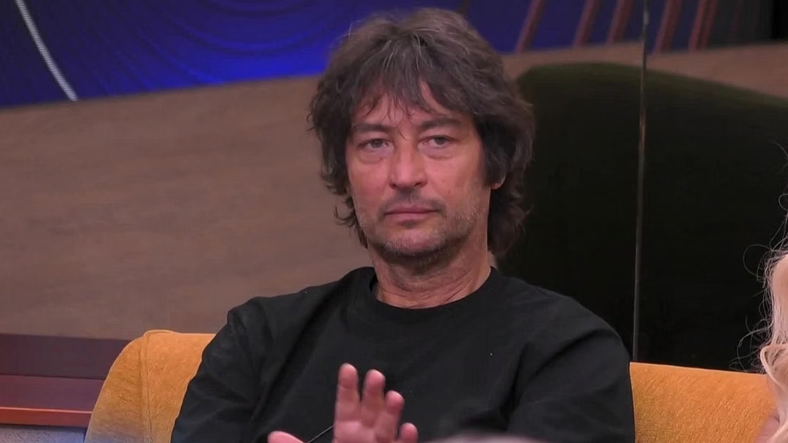 gfvip simone annicchiarico squalificato scoppia la rivolta contro mediaset da Bubinoblog.altervista.org gfvip simone annicchiarico squalificato scoppia la rivolta contro mediaset