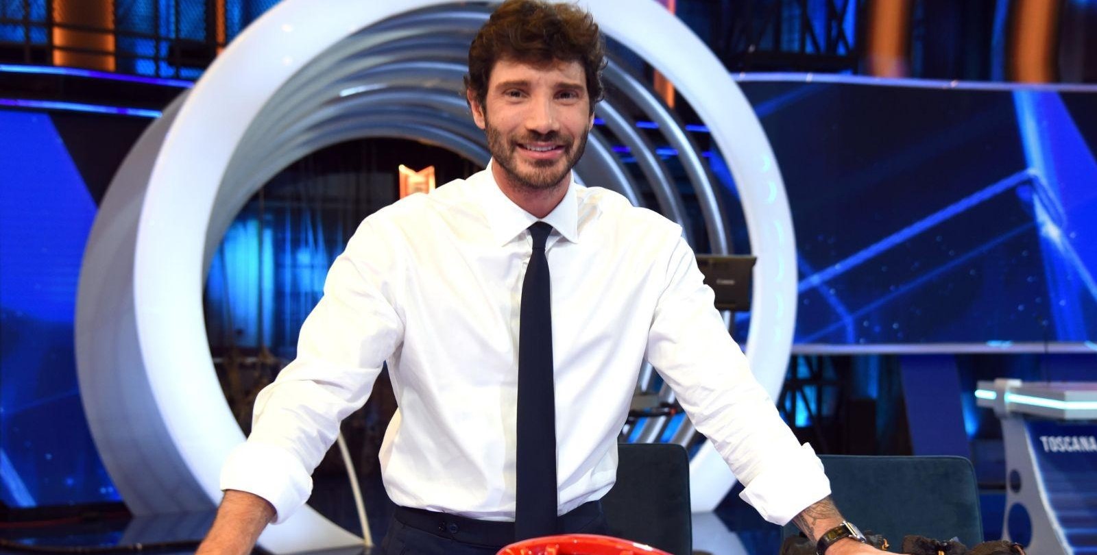 affari tuoi stefano de martino torna su rai1 tra access e prima serata da Bubinoblog.altervista.org affari tuoi stefano de martino torna su rai1 tra access e prima serata